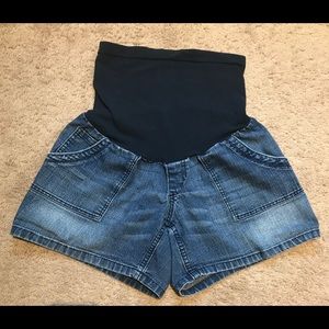 Oh Baby by Motherhood Maternity denim shorts